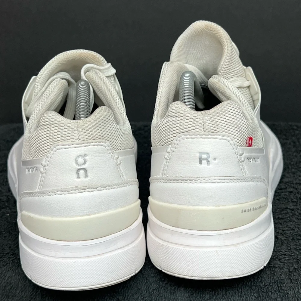 ON CLOUD The Roger Clubhouse Womens Size 10.5 Sneakers White Lace Up NICE - Picture 5 of 9